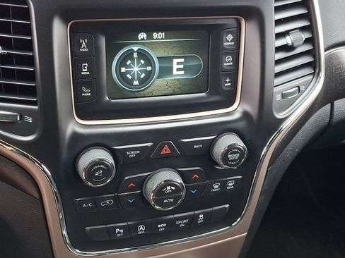 Used 2016 Jeep Grand Cherokee Laredo w/ Quick Order Package 23E AWD/4WD image 15