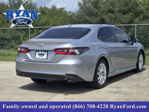Used 2024 Toyota Camry LE image 3