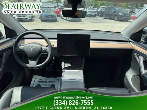 Used 2024 Tesla Model Y Long Range AWD/4WD image 14