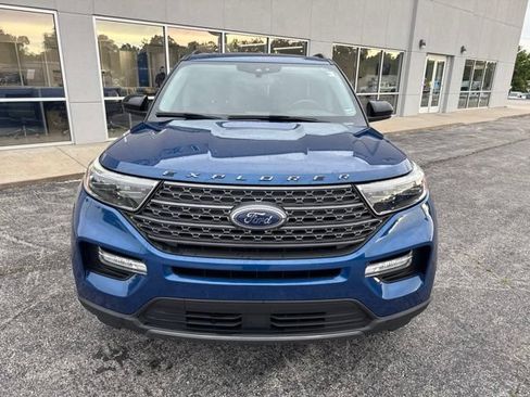 Used 2022 Ford Explorer XLT w/ Equipment Group 202A AWD/4WD image 2