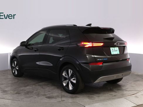Used 2023 Chevrolet Bolt EUV LT w/ Convenience Package FWD image 17