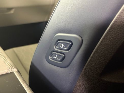 New 2026 Kia Carnival EX FWD image 34