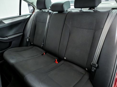 Used 2016 Volkswagen Jetta SE FWD image 14