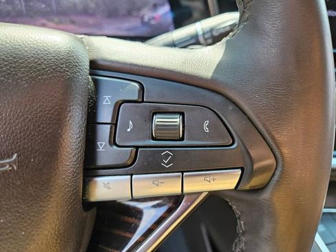Used 2022 Cadillac Escalade Premium Luxury AWD/4WD image 27