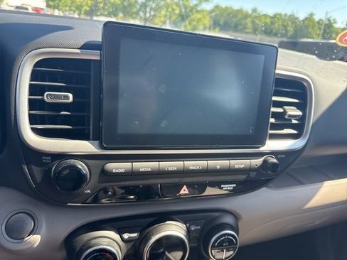 New 2026 Hyundai Venue SEL FWD image 18