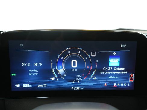 Used 2024 Chevrolet Traverse LT AWD/4WD image 19