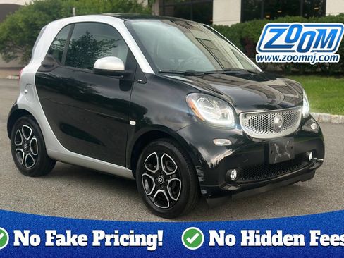 Used 2016 smart fortwo Prime RWD image 1