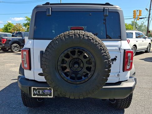 Certified 2022 Ford Bronco Badlands w/ Sasquatch Package AWD/4WD image 5