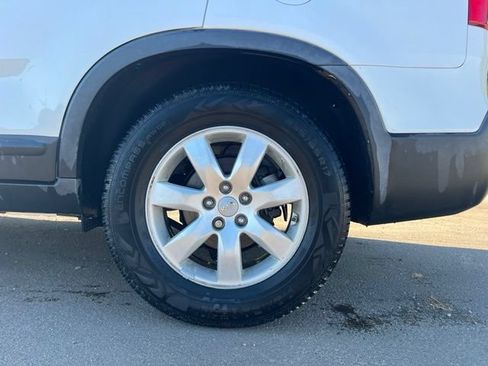 Used 2013 Kia Sorento LX w/ Convenience Pkg AWD/4WD image 14