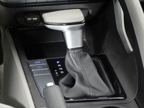 Used 2024 Hyundai Elantra SEL image 39