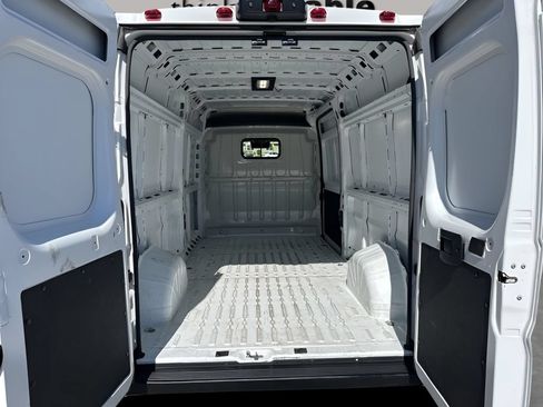Used 2024 RAM ProMaster 2500 w/ Convenience Group FWD image 23