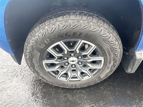 Used 2023 Chevrolet Colorado Z71 w/ Z71 Convenience Package 2 image 31