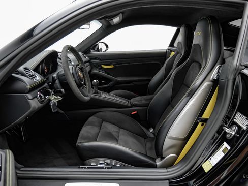 Used 2021 Porsche 718 Cayman GT4 RWD image 42
