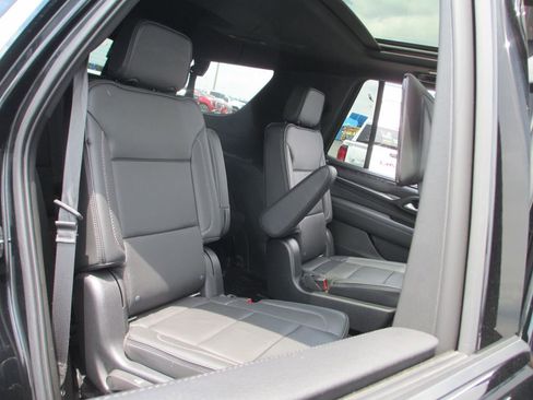 Used 2022 GMC Yukon Denali w/ Denali Ultimate Package AWD/4WD image 28