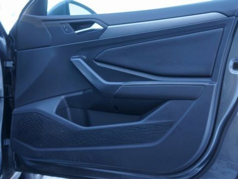 Certified 2023 Volkswagen Jetta SE w/ Panoramic Sunroof Package image 62