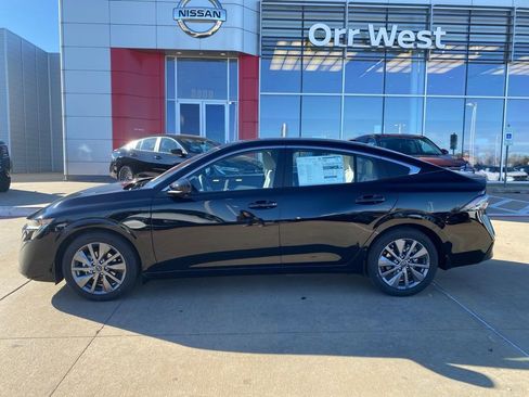 New 2026 Nissan Sentra SL w/ Floor Mat Package FWD image 2