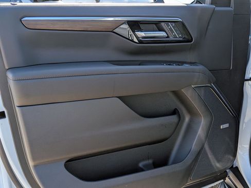 New 2026 Chevrolet Suburban High Country w/ Sun And Tow Package AWD/4WD image 7
