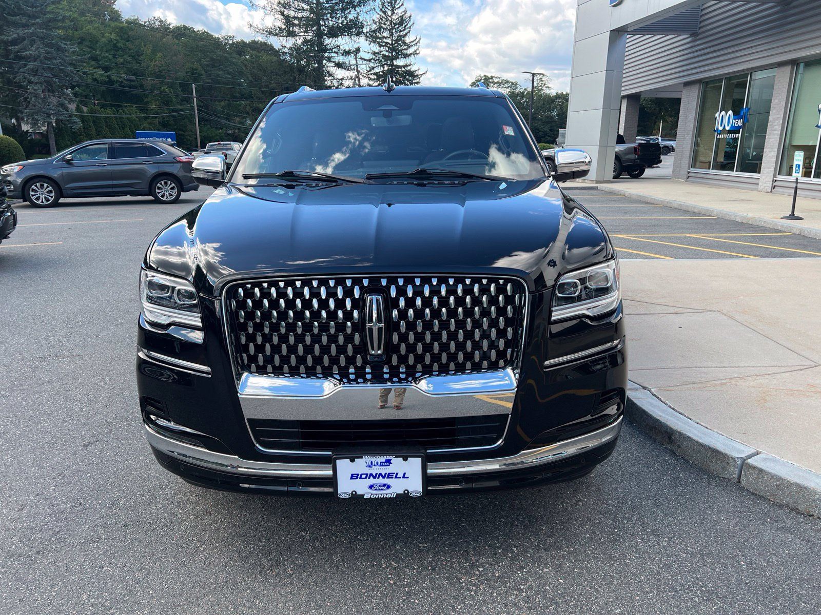 Used 2023 Lincoln Navigator Black Label AWD/4WD image 2