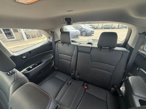 Used 2022 Honda Pilot Touring image 11