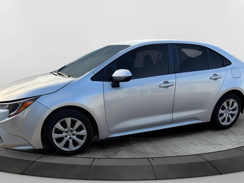 Used 2021 Toyota Corolla LE FWD image 12