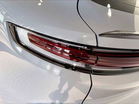 New 2026 Porsche Cayenne Coupe AWD/4WD image 31