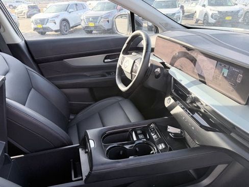 Certified 2025 Nissan Murano SL image 17