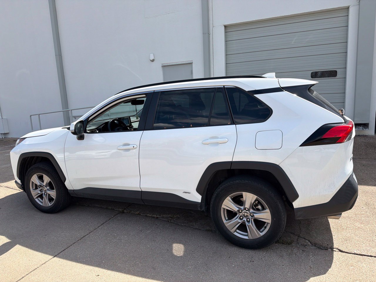 Used 2022 Toyota RAV4 XLE w/ Convenience Package AWD/4WD image 8