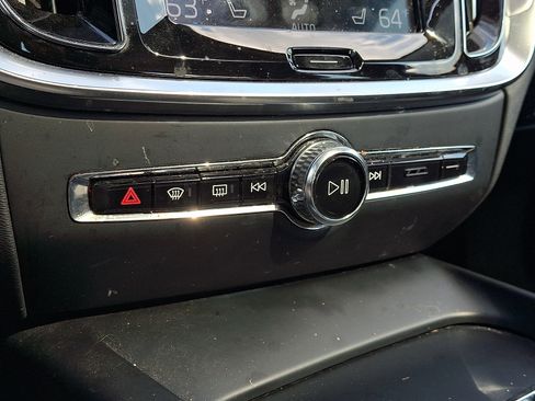 Used 2019 Volvo S60 T6 Momentum w/ Premium Package AWD/4WD image 16
