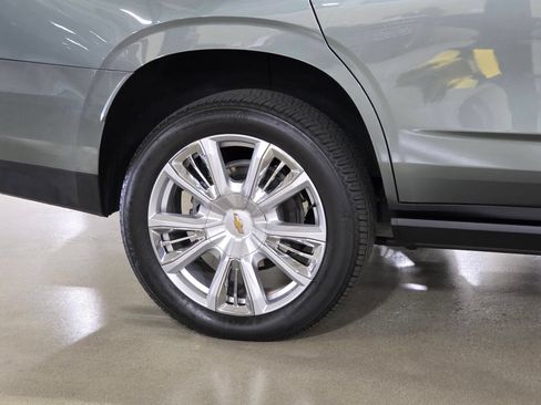 Used 2024 Chevrolet Tahoe High Country AWD/4WD image 9
