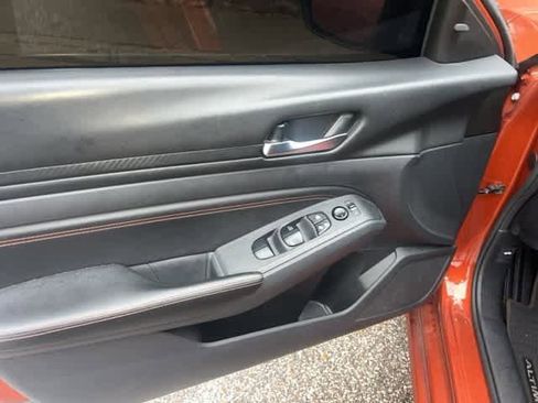 Used 2022 Nissan Altima 2.5 SR image 4