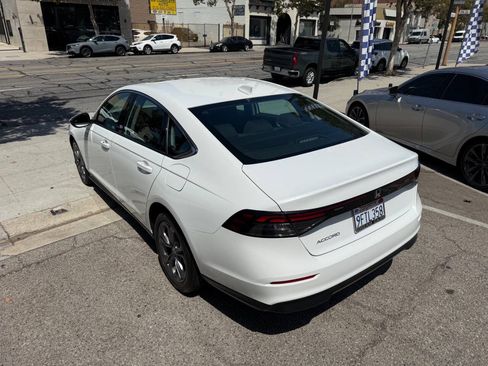 Used 2023 Honda Accord EX image 17
