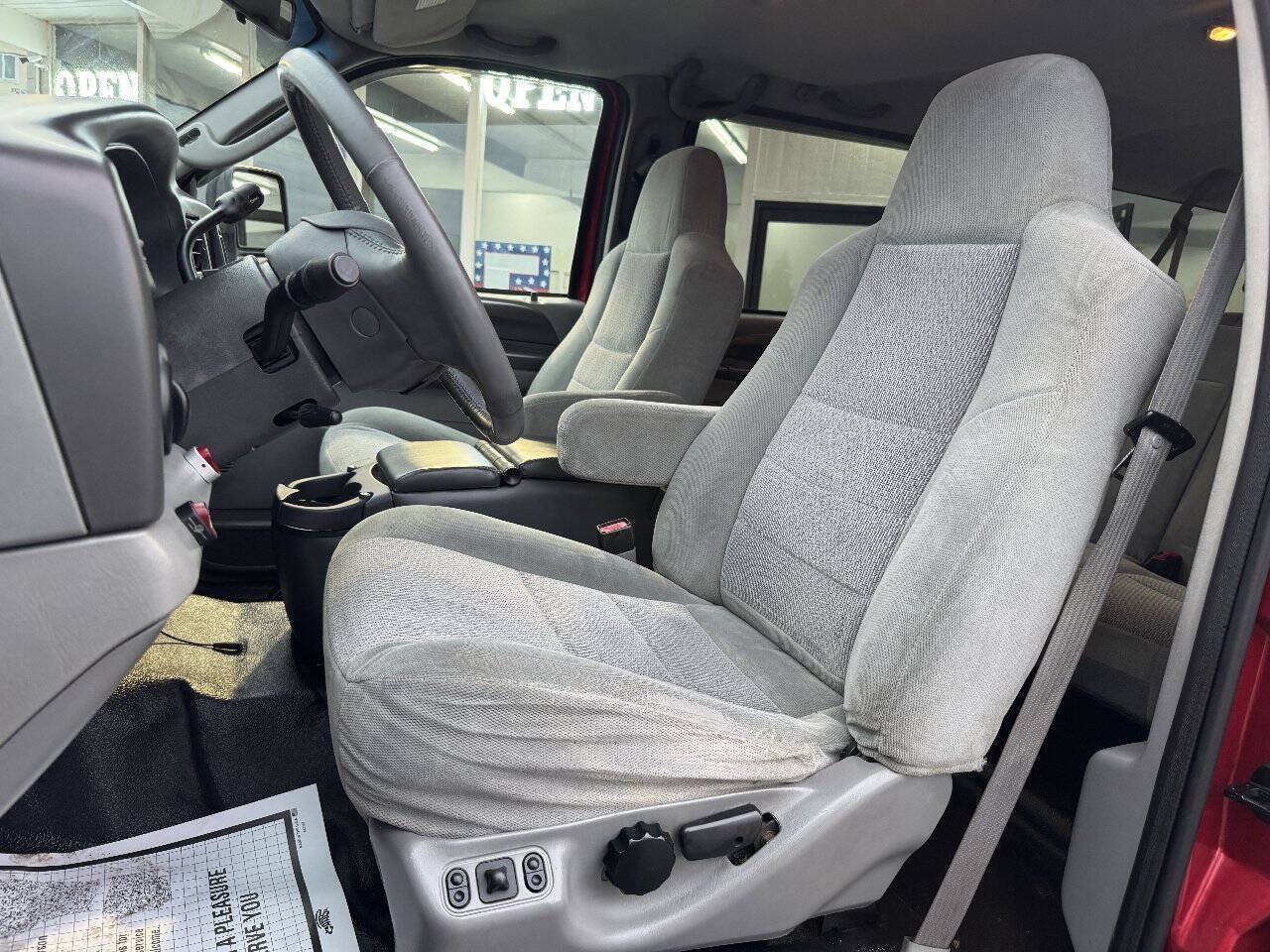 Used 2003 Ford Excursion XLT AWD/4WD image 32