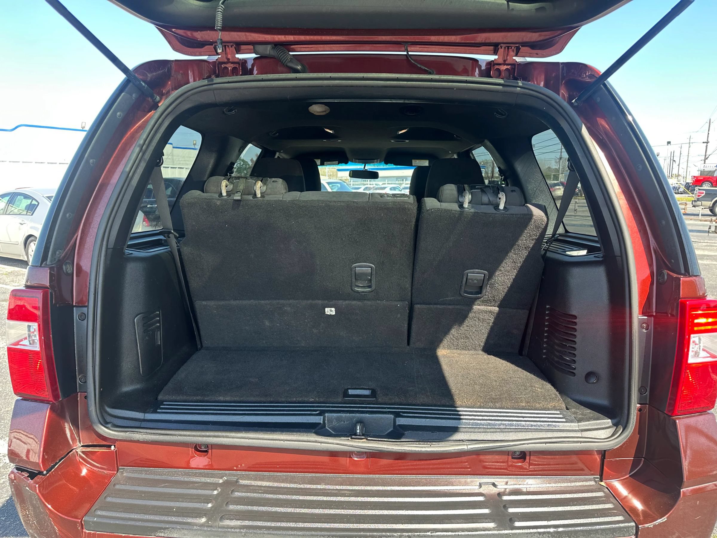 Used 2017 Ford Expedition XLT AWD/4WD image 10