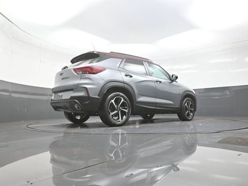 Used 2023 Chevrolet TrailBlazer RS w/ Sun and Liftgate Package image 11