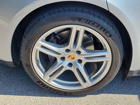 Certified 2018 Porsche Panamera RWD image 14
