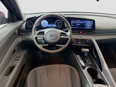 Used 2023 Hyundai Elantra SEL w/ Convenience Package image 17