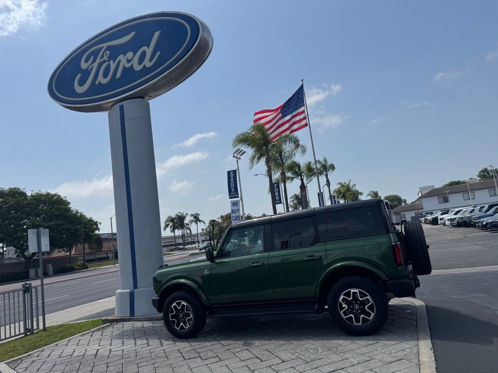Used 2025 Ford Bronco Outer Banks AWD/4WD image 19