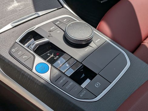 Used 2025 BMW i4 eDrive40 w/ M Sport Package RWD image 28