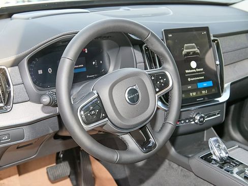 New 2026 Volvo XC90 B6 Ultra w/ Protection Package image 13