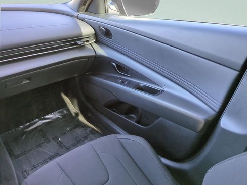 Certified 2025 Hyundai Elantra Sport w/ Cargo Package image 12