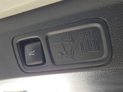 Used 2024 Ford Expedition Max Limited image 16