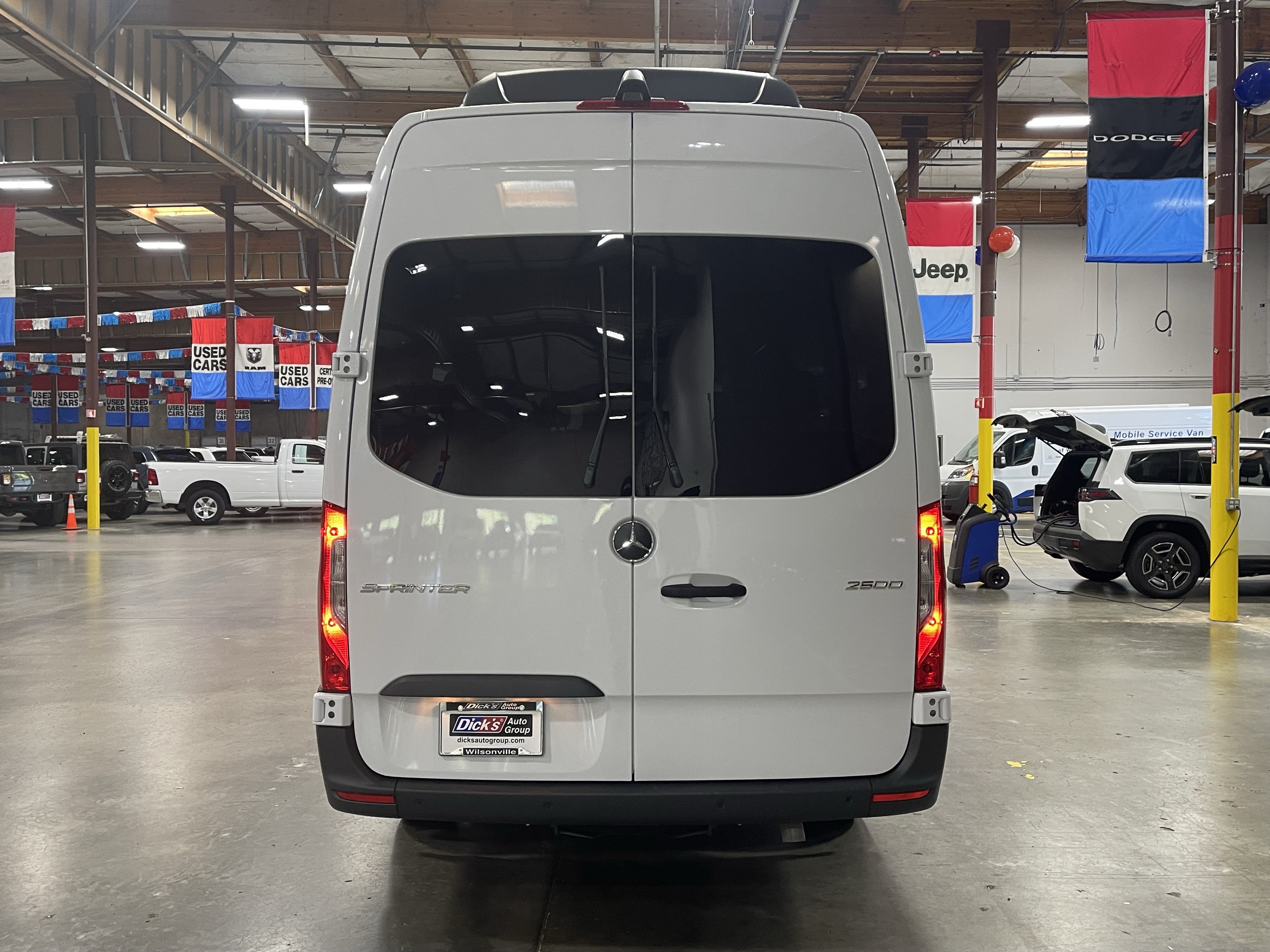 Used 2024 Mercedes-Benz Sprinter 2500 image 4