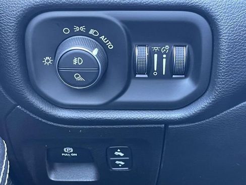 Used 2021 RAM 1500 Laramie RWD image 26
