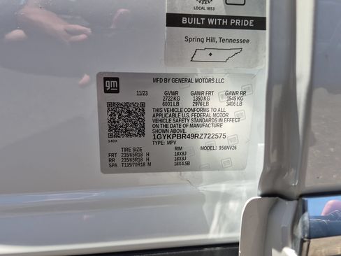 Certified 2024 Cadillac XT6 Luxury w/ LPO, Floor Liner Package AWD/4WD image 32