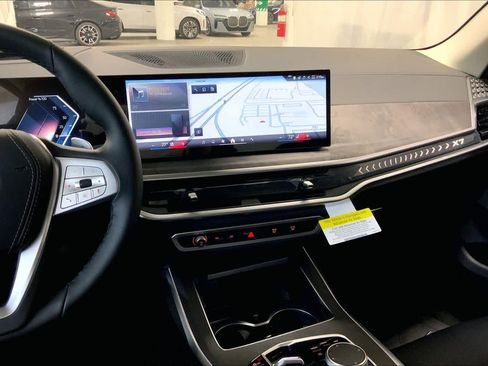 New 2026 BMW X7 xDrive40i w/ Premium Package image 6