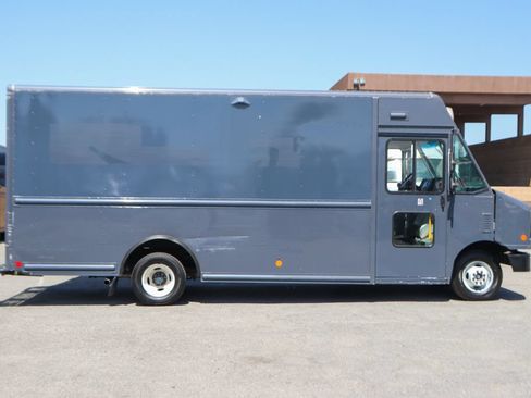 Used 2019 Ford E-450 and Econoline 450 Super Duty RWD image 12