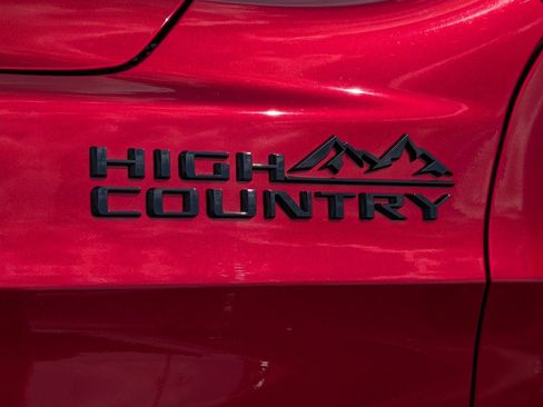 Used 2021 Chevrolet Tahoe High Country w/ Premium Package AWD/4WD image 5