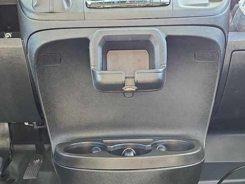 Used 2025 RAM ProMaster 2500 w/ Convenience Group image 10