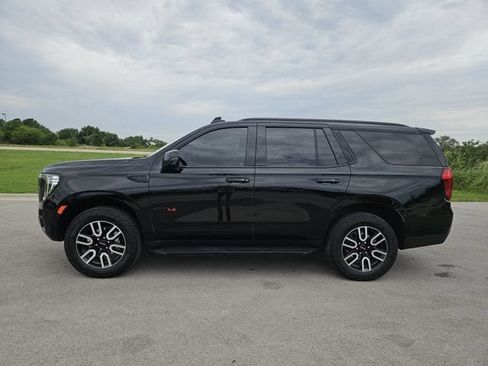 Used 2024 GMC Yukon AT4 w/ Technology Package AWD/4WD image 4