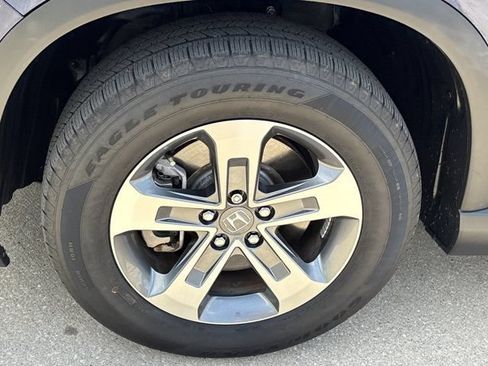 Used 2025 Honda Pilot EX-L image 13
